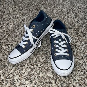 blue converse!